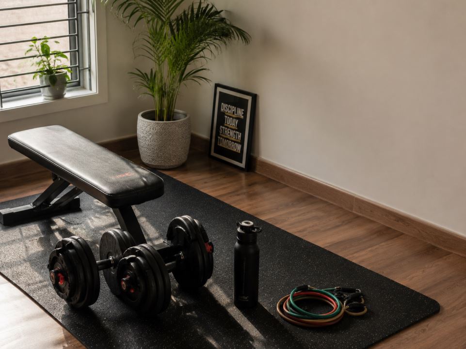 Building a home gym in an Indian apartment: the honest 2026 buyer's guide